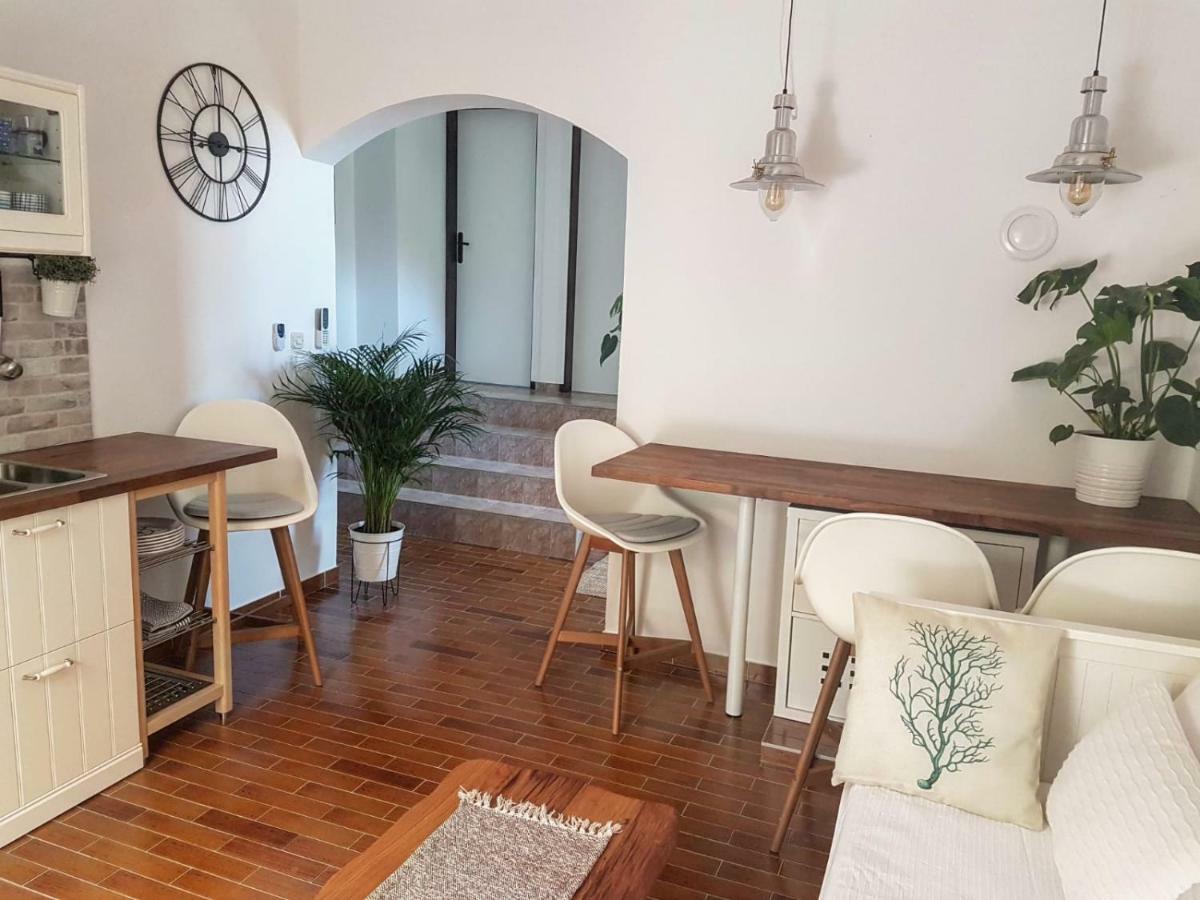 Salt & Stone Villa Паг Екстер'єр фото